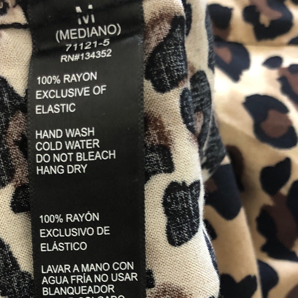 Leopard Print Wide Leg Pants with elastic tie belt.Size M - Picture 2 of 6